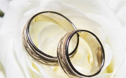 董姓男孩名字(董姓男孩名字大全)